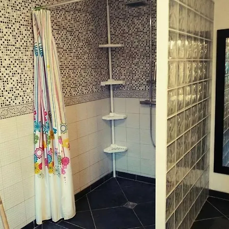 Prázdninový dům Les Karma Grande Maison De 180m Au Calme Avec Veritables Billard Babyfoot Et Cible Flechettes *